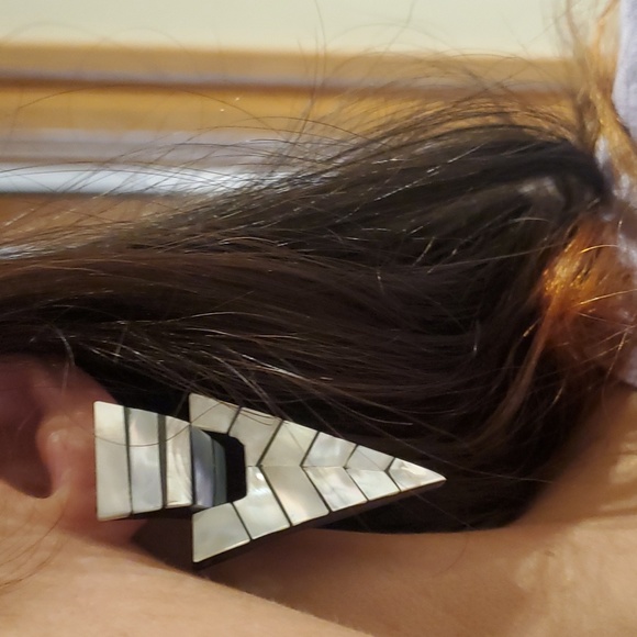 Earrings - Picture 4 of 4